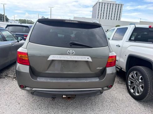 Used 2010 Toyota Highlander Limited w/ Extra Value Pkg 8 AWD/4WD image 5