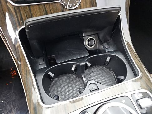 Used 2015 Mercedes-Benz C 300 Sedan image 27