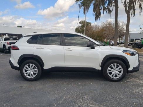 Used 2026 Toyota Corolla Cross L image 3