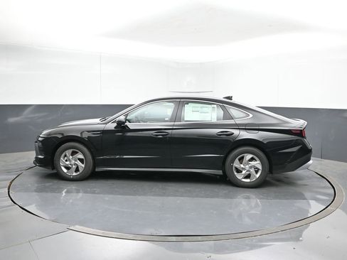 New 2026 Hyundai Sonata SE FWD image 3