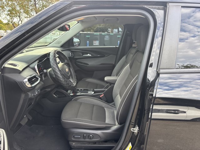 Used 2022 Chevrolet TrailBlazer LT w/ Convenience Package FWD image 10