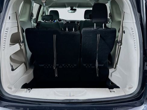 Used 2023 Chrysler Voyager LX FWD image 16
