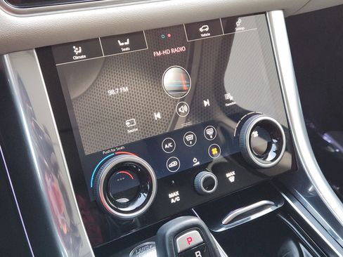 Certified 2022 Land Rover Range Rover Sport HSE Silver Edition image 22