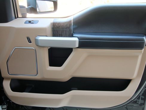 Used 2018 Ford F250 Lariat w/ Lariat Ultimate Package image 39