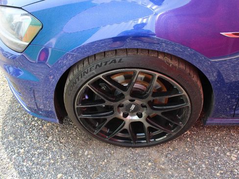 Used 2016 Volkswagen Golf R 4-Door image 24