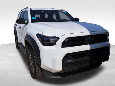 Used 2025 Toyota 4Runner SR5 AWD/4WD image 8