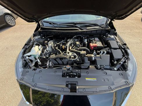 Used 2025 Nissan Altima 2.5 SV FWD image 32