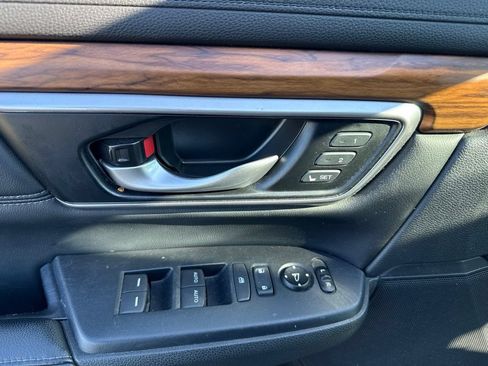 Used 2019 Honda CR-V Touring image 17