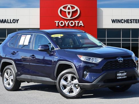 Used 2021 Toyota RAV4 XLE Premium image 1