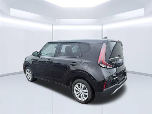 Used 2023 Kia Soul LX FWD image 4