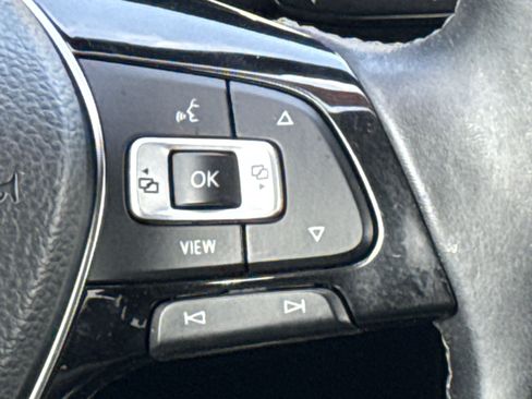 Used 2020 Volkswagen Tiguan SE R-Line FWD image 19