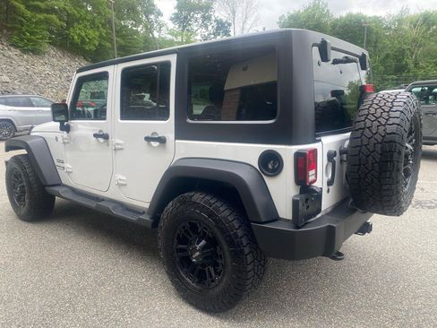 Used 2018 Jeep Wrangler Unlimited Sport S AWD/4WD image 3