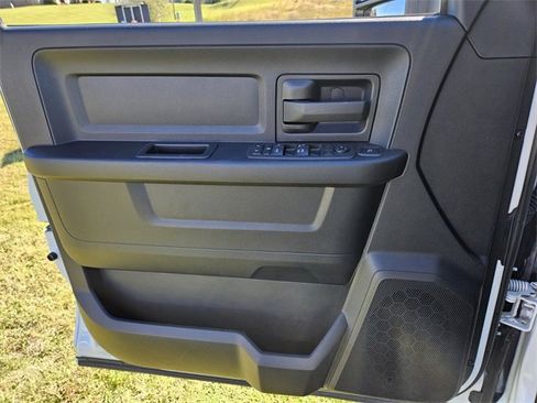 Used 2024 RAM 5500 Tradesman w/ Chrome Appearance Group image 29