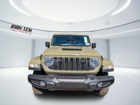 New 2025 Jeep Gladiator Sport image 7