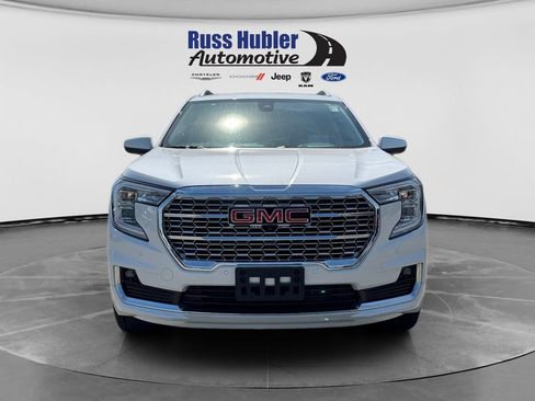Used 2024 GMC Terrain Denali w/ Denali Premium Package AWD/4WD image 10