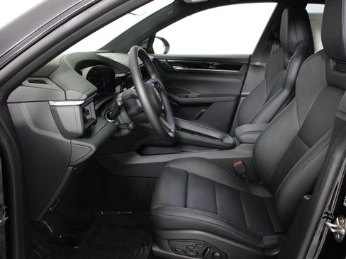 Certified 2025 Porsche Macan 4S Electric image 5