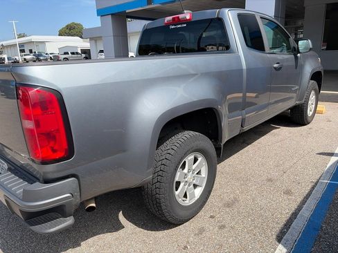 Used 2018 Chevrolet Colorado W/T w/ WT Convenience Package RWD image 2