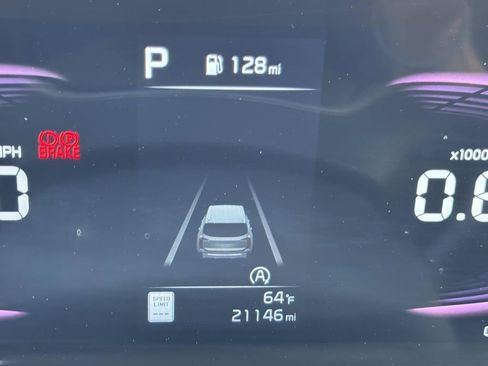 Used 2025 Kia Telluride LX image 17