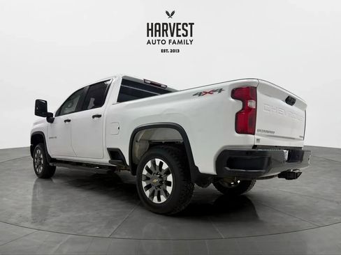 Used 2024 Chevrolet Silverado 2500 Custom w/ Custom Value Package image 2