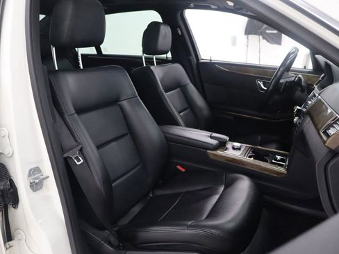 Used 2010 Mercedes-Benz E 350 4MATIC Sedan image 24