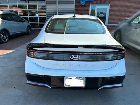 Used 2025 Hyundai Sonata SEL FWD image 9