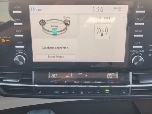 Used 2023 Toyota Sienna XLE image 21