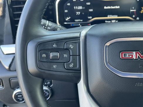 Used 2025 GMC Sierra 1500 Elevation image 13