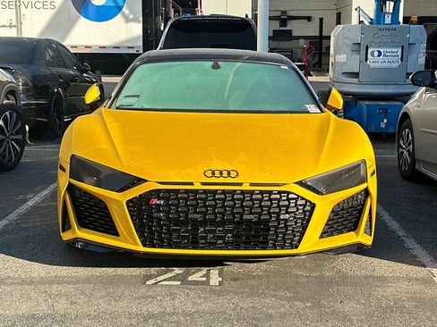 Used 2020 Audi R8 V10 w/ Carbon Exterior Package image 5