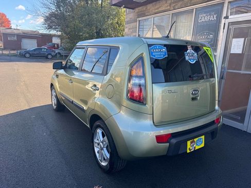Used 2011 Kia Soul + w/ Audio Pkg image 3