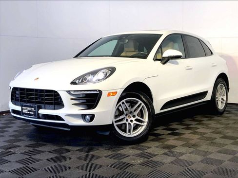 Certified 2018 Porsche Macan AWD/4WD image 1