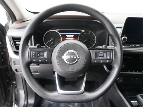 Used 2023 Nissan Rogue SV FWD image 15