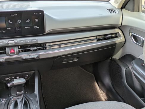 Certified 2025 Kia K4 EX image 17