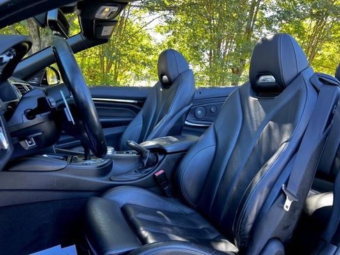 Used 2016 BMW M4 Convertible image 27