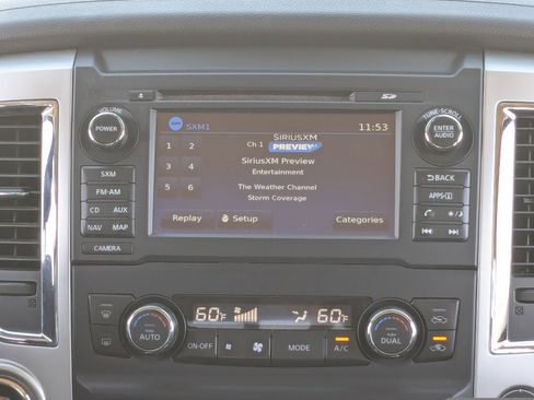 Used 2017 Nissan Titan SV image 18