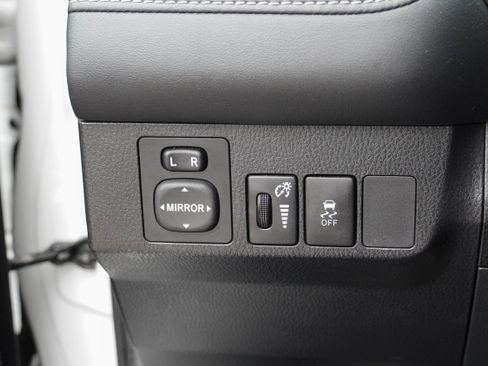 Used 2013 Toyota RAV4 XLE FWD image 16