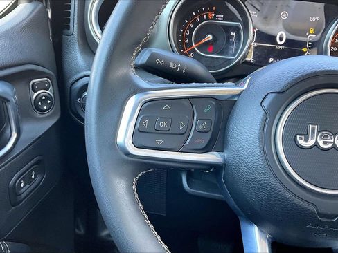 Used 2023 Jeep Gladiator Overland AWD/4WD image 29