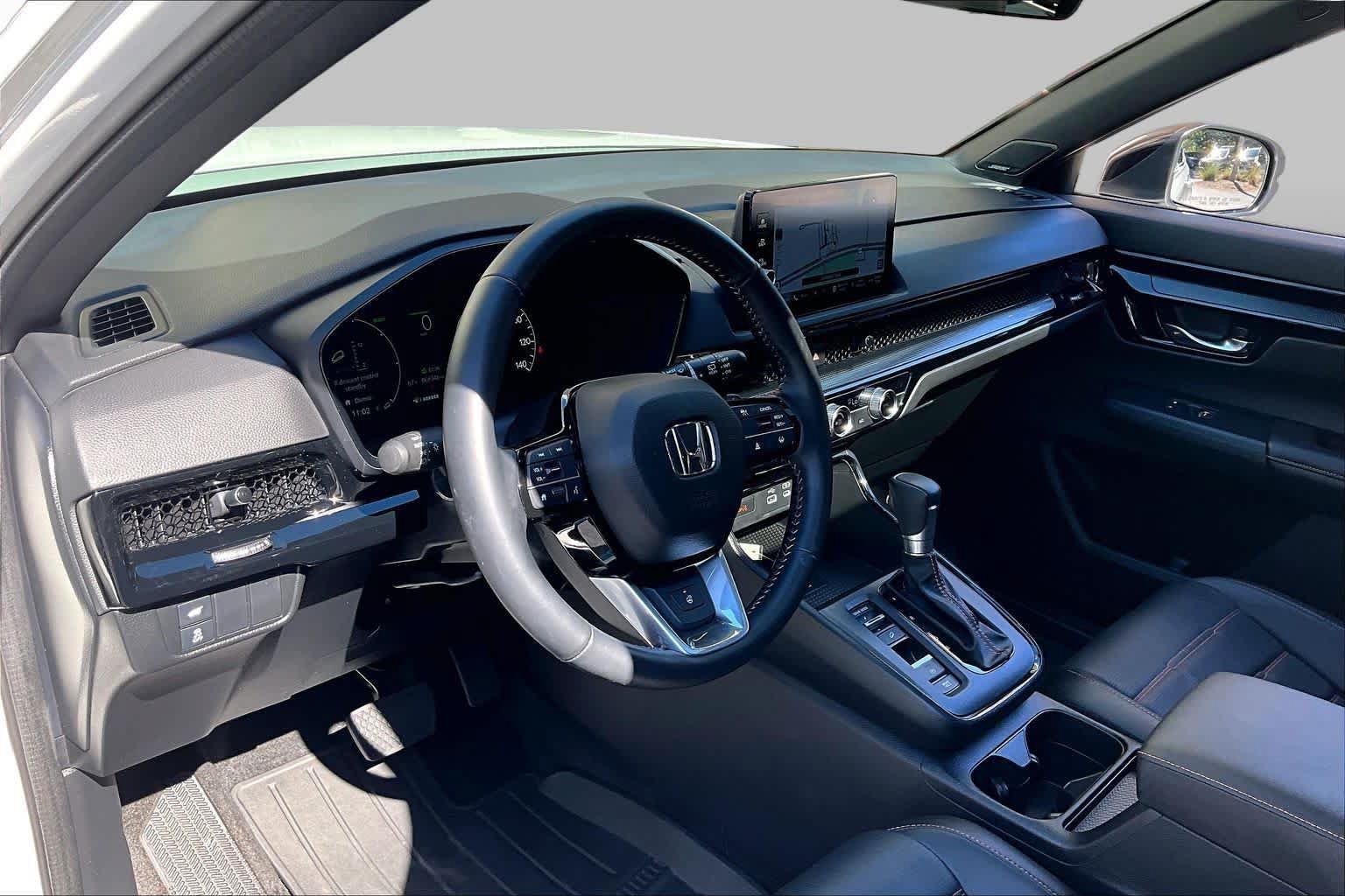Used 2025 Honda CR-V Sport Touring image 18