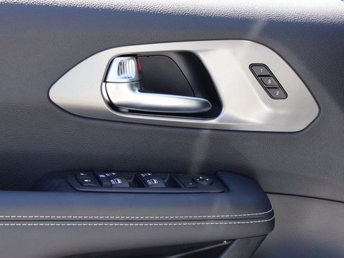 New 2026 Chrysler Pacifica Select image 21