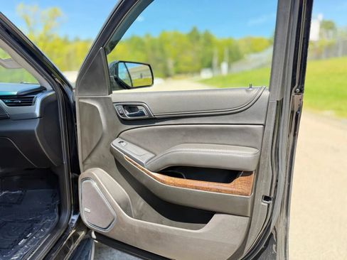 Used 2020 Chevrolet Suburban LT AWD/4WD image 23