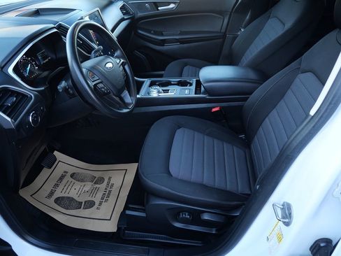 Used 2021 Ford Edge SE image 10