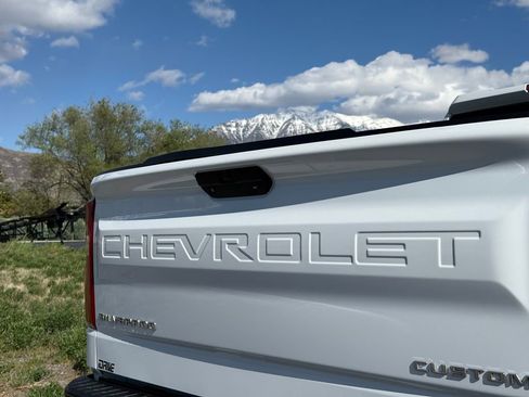 Used 2020 Chevrolet Silverado 1500 Custom Trail Boss w/ Custom Convenience Package AWD/4WD image 14