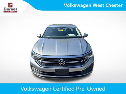Used 2023 Volkswagen Jetta SE FWD image 9