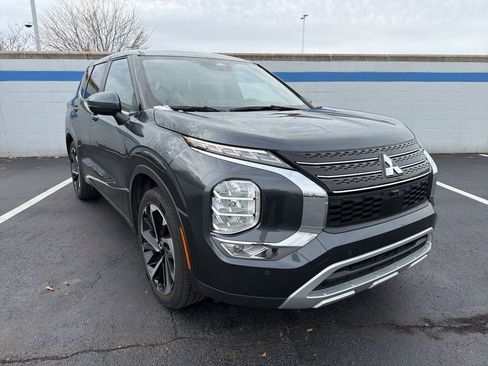 Used 2024 Mitsubishi Outlander SE image 7
