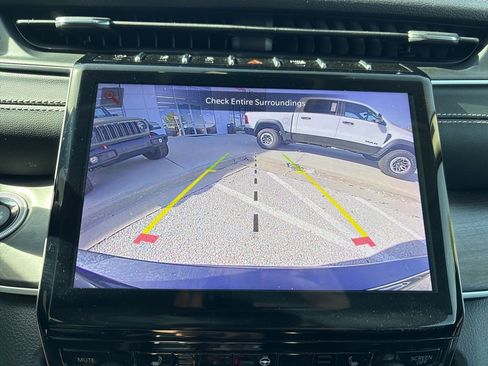 Used 2023 Jeep Grand Cherokee L Limited image 69