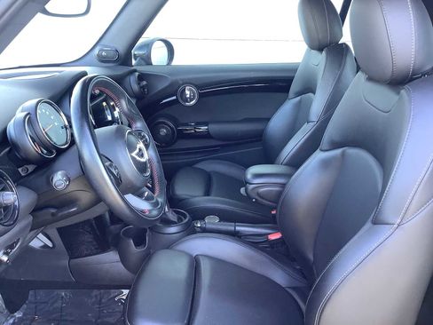 Used 2019 MINI Cooper S w/ Premium Package image 2