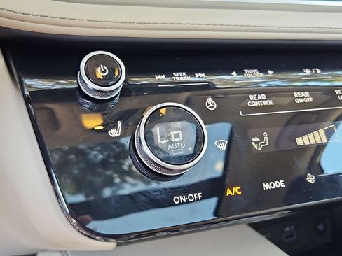 Used 2023 INFINITI QX60 Pure AWD/4WD image 16