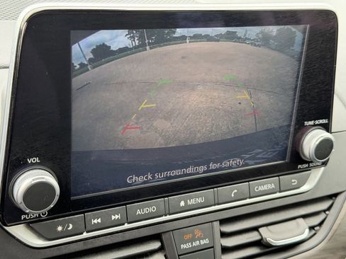 Used 2025 Nissan Altima 2.5 SV FWD image 18