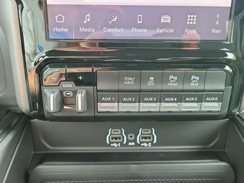 New 2026 RAM 2500 Big Horn AWD/4WD image 24