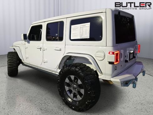 Used 2019 Jeep Wrangler Unlimited Sahara image 8