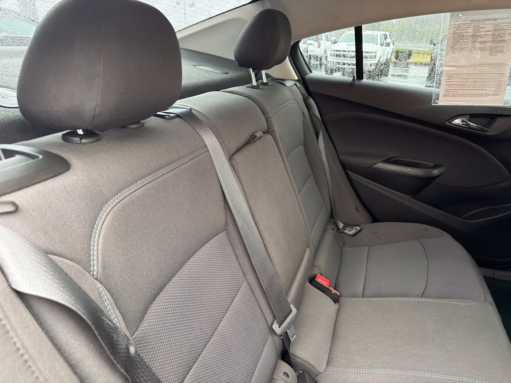 Used 2018 Chevrolet Cruze LT w/ Convenience Package FWD image 25
